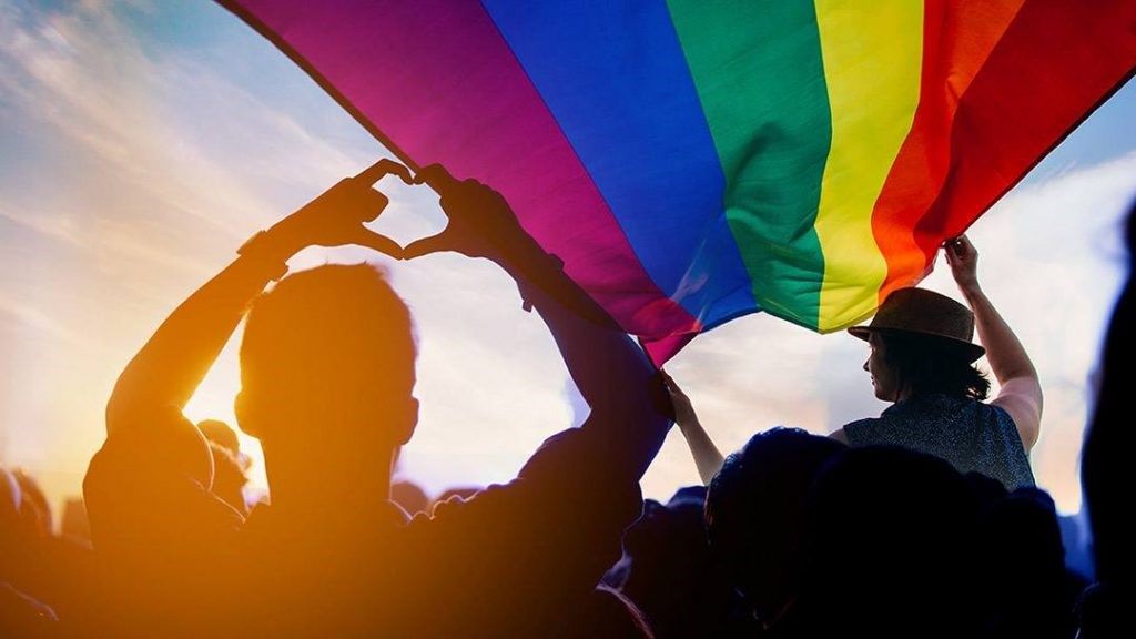 4 formas de apoyar a los colaboradores LGBTQIA+ en su lugar de trabajo