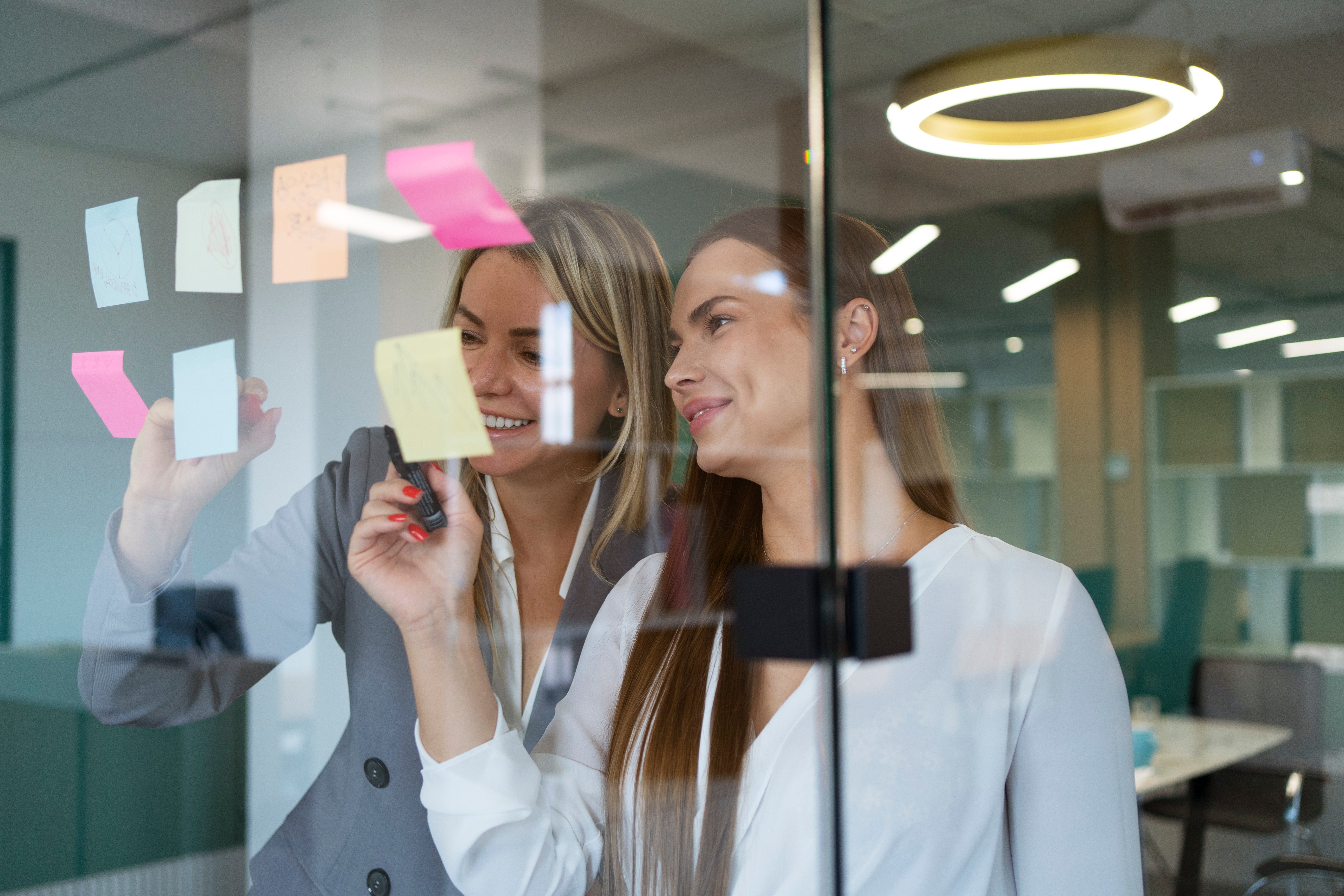 ¿Cuáles son los beneficios de desarrollar la agilidad empresarial?